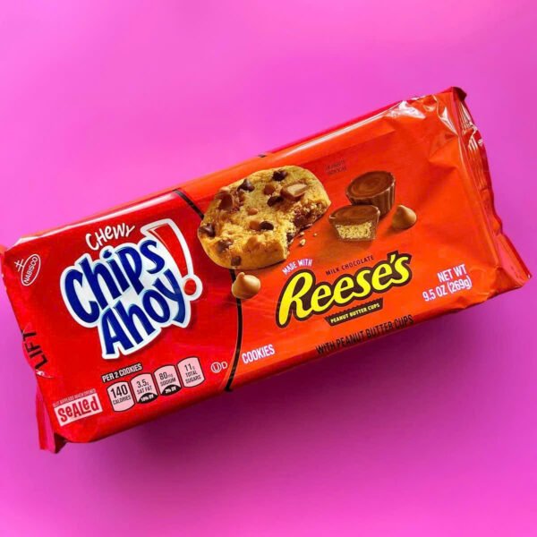 CHIPS AHOY! Chewy Chocolate Chip Cookies with Reese's Peanut Butter Cups, 9.5 oz