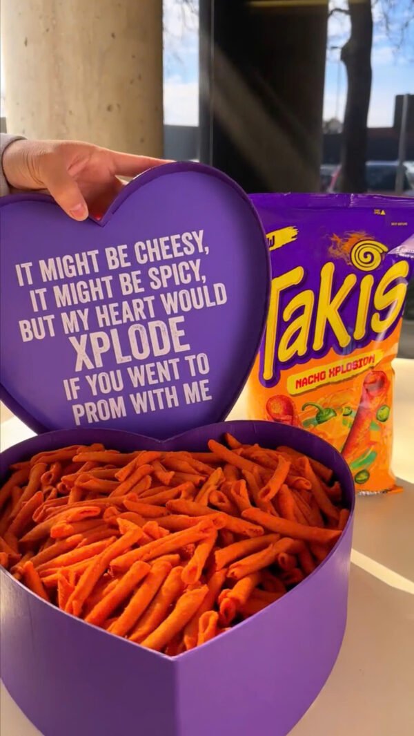 Takis Nacho Xplosion 9.9 oz S- Cheese and Chili Pepper Rolled Tortilla Chips - Hình ảnh 7