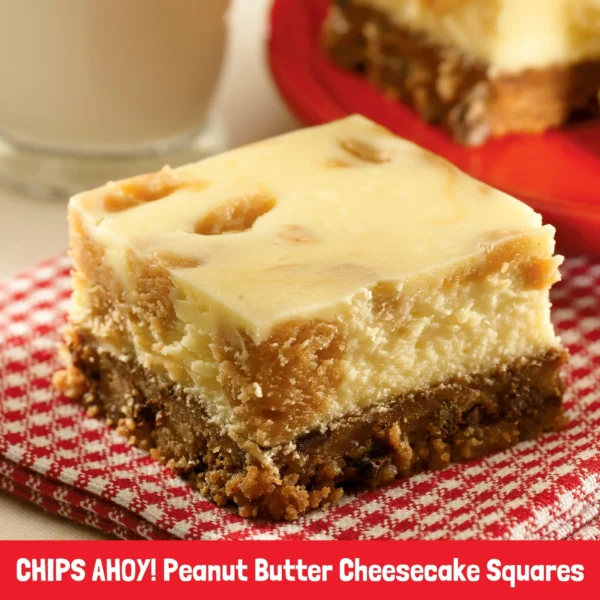 CHIPS AHOY! Chewy Chocolate Chip Cookies with Reese's Peanut Butter Cups, 9.5 oz - Hình ảnh 3