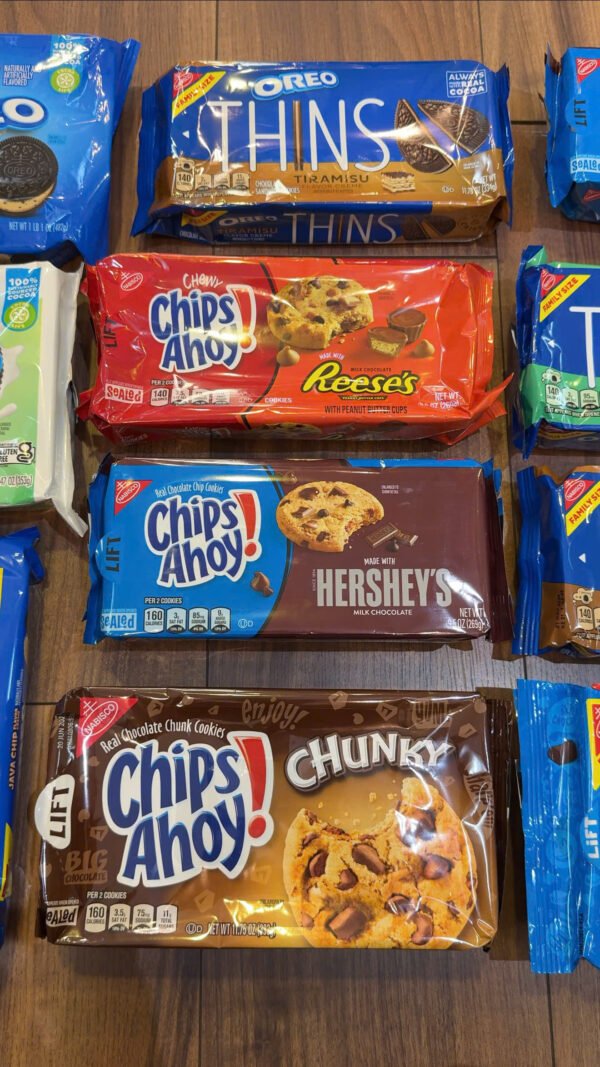 CHIPS AHOY! Chewy Chocolate Chip Cookies with Reese's Peanut Butter Cups, 9.5 oz - Hình ảnh 5