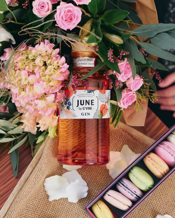 JUNE Wild Peach and Summer Fruits Flavoured Gin 700ML
